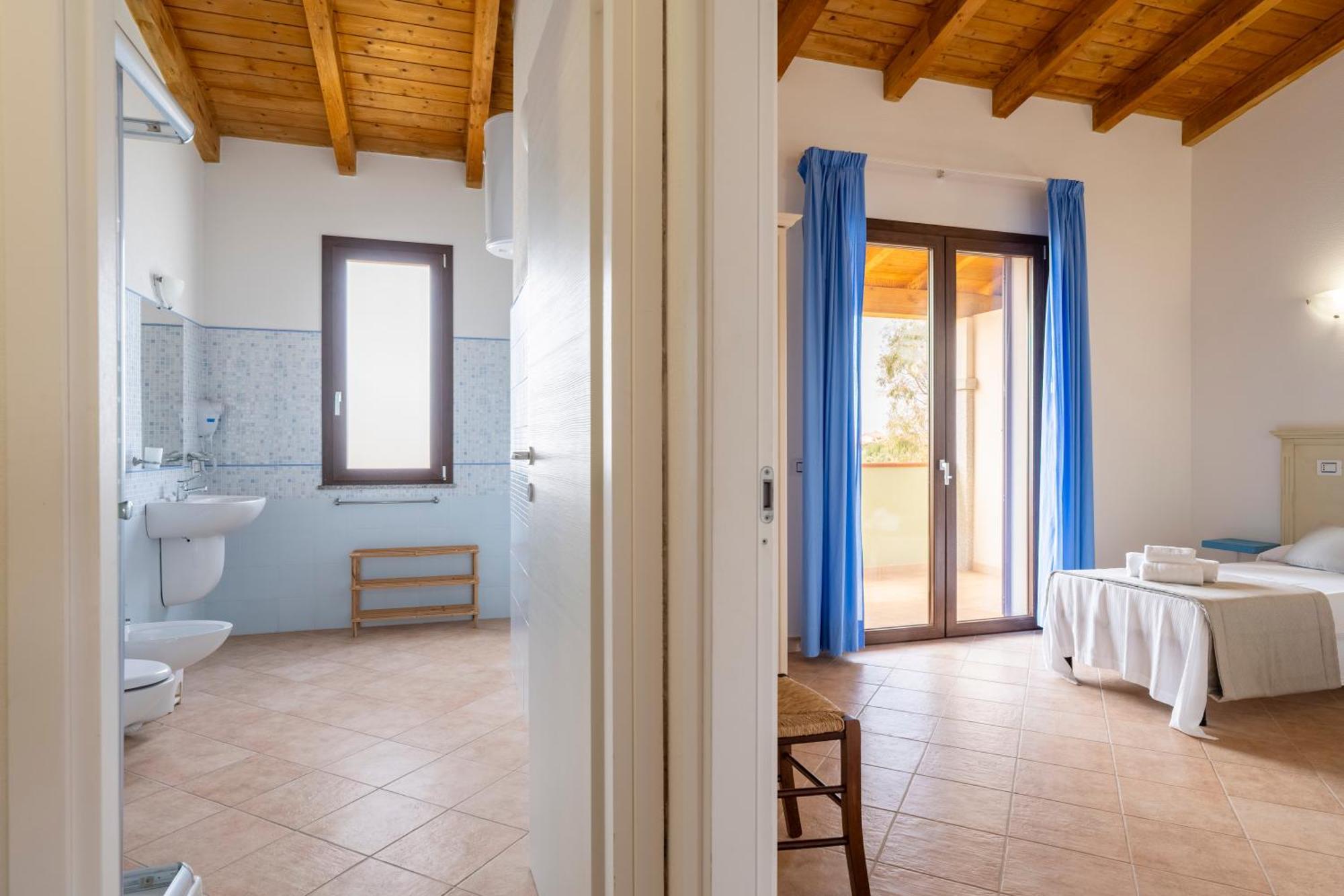 Mimose Beach Village Badesi Ngoại thất bức ảnh