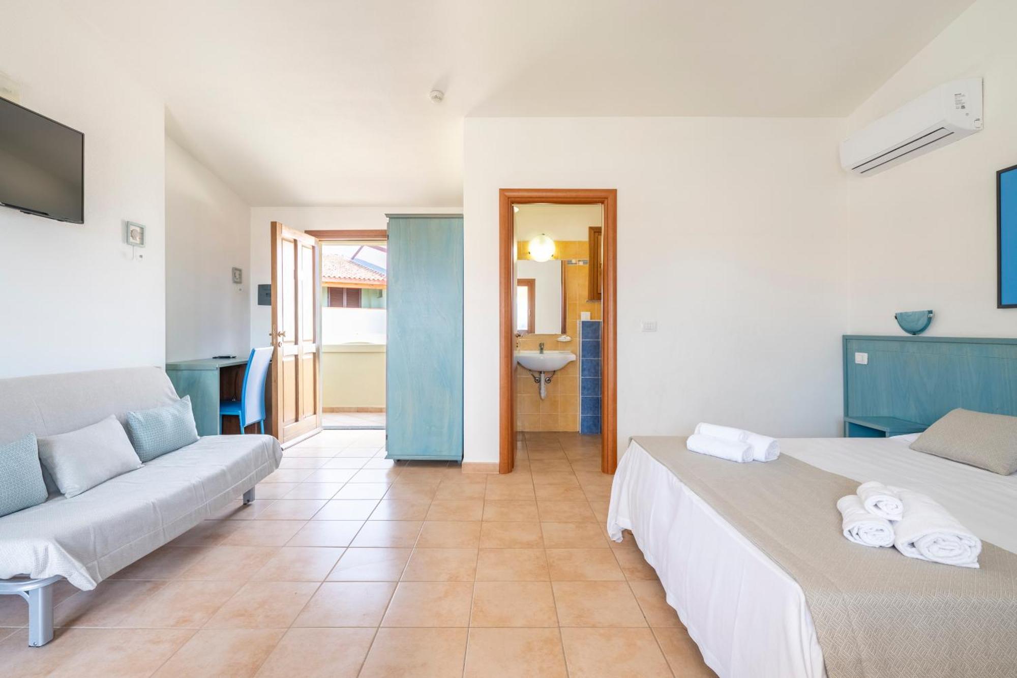 Mimose Beach Village Badesi Ngoại thất bức ảnh
